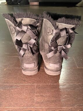 Black Bow Uggs